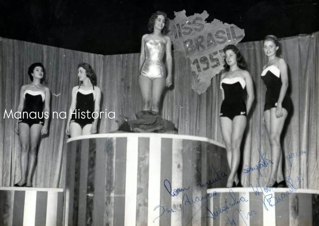 Uma raridade histórica!
Fotografia autografada por Terezinha Morango, Miss Brasi