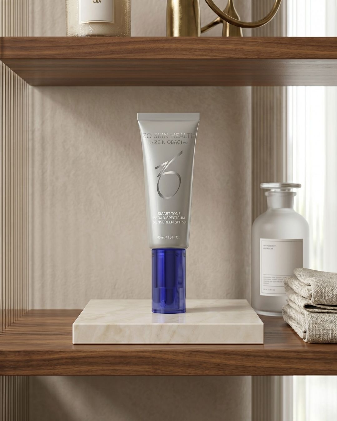 Zaštita je najvažniji korak svake skincare rutine 🤍
ZO Skin Health Smart Tone SPF 50 pruža širokospektralnu zaštitu od sunca, plavog svjetla i slobodnih radikala, dok vitamin C i antioksidansi pomažu u održavanju blistave i ujednačene kože.
✨ Svakodnevna primjena SPF-a ključna je za prevenciju prijevremenog starenja kože i nastanka pigmentacijskih mrlja.
Posjetite Bagatin Beauty web shop i istražite ponudu ZO Skin Health proizvoda vrhunske dermokozmetike! Zaštita je najvažniji korak svake skincare rutine 🤍
ZO Skin Health Smart Tone SPF 50 pruža širokospektralnu zaštitu od sunca, plavog svjetla i slobodnih radikala, dok vitamin C i antioksidansi pomažu u održavanju blistave i ujednačene kože.
✨ Svakodnevna primjena SPF-a ključna je za prevenciju prijevremenog starenja kože i nastanka pigmentacijskih mrlja.
Posjetite Bagatin Beauty web shop i istražite ponudu ZO Skin Health proizvoda vrhunske dermokozmetike!