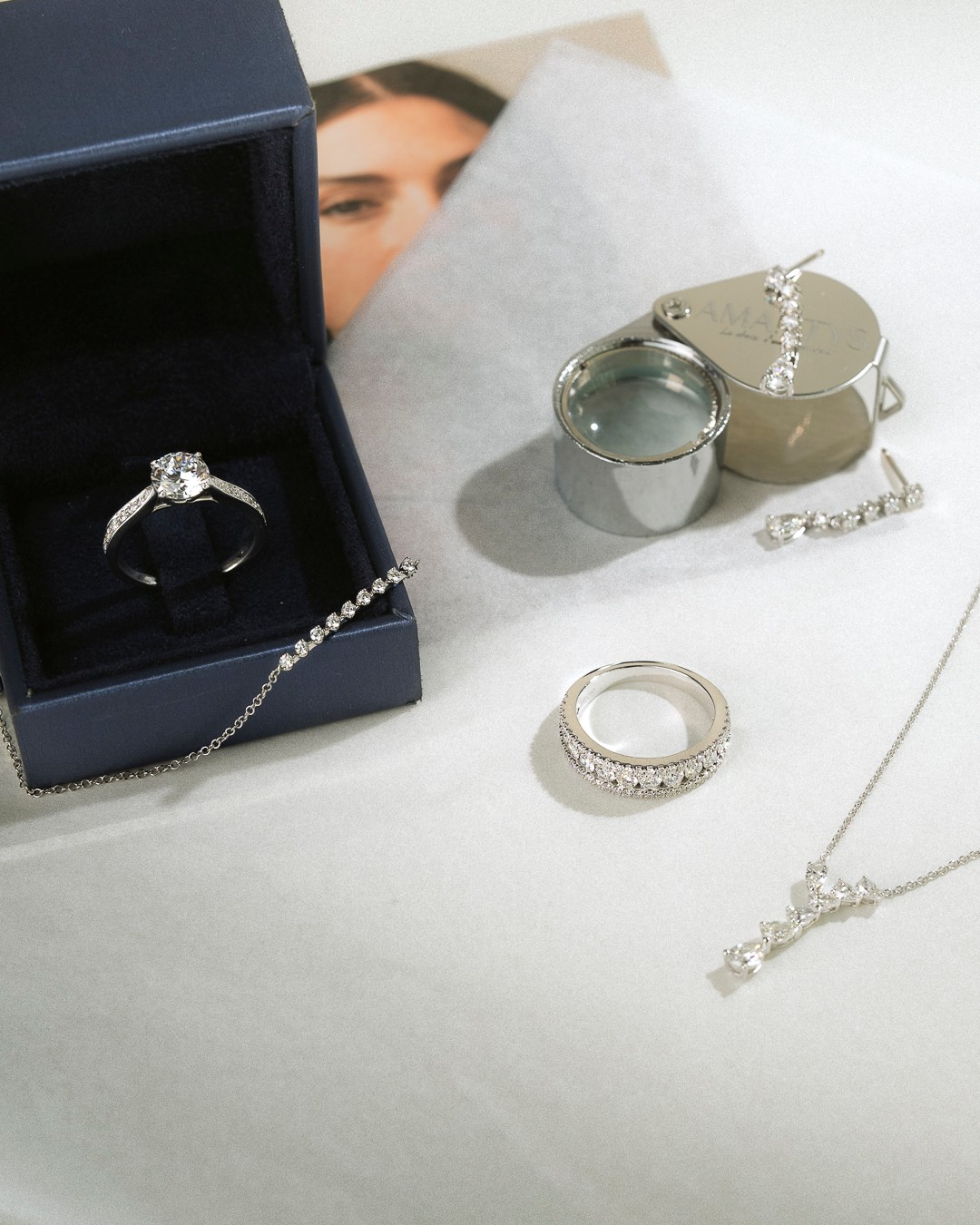 Des créations pour chaque moment précieux.
Chez Amantys, nous imaginons des bagues de fiançailles, alliances, colliers, boucles d’oreilles et bracelets pour composer des parures complètes.
Des bijoux d’exception, pensés pour célébrer les grandes émotions un amour, une promesse, ou l’un de ces instants qui marquent une vie.
―
Creations for every precious moment.
At Amantys, we design engagement rings, wedding bands, necklaces, earrings and bracelets to form complete and harmonious sets.
Exceptional pieces made to celebrate life’s milestones love, commitment, and all those moments that last forever.
• Paris | 5 rue de l’Échelle 75001
• Bordeaux | 4-6 Cours de l’Intendance 33000
#amantysparis #amantysbordeaux #engagementring #weddingband #finejewelry #diamondnecklace #diamondearrings #diamantnaturel