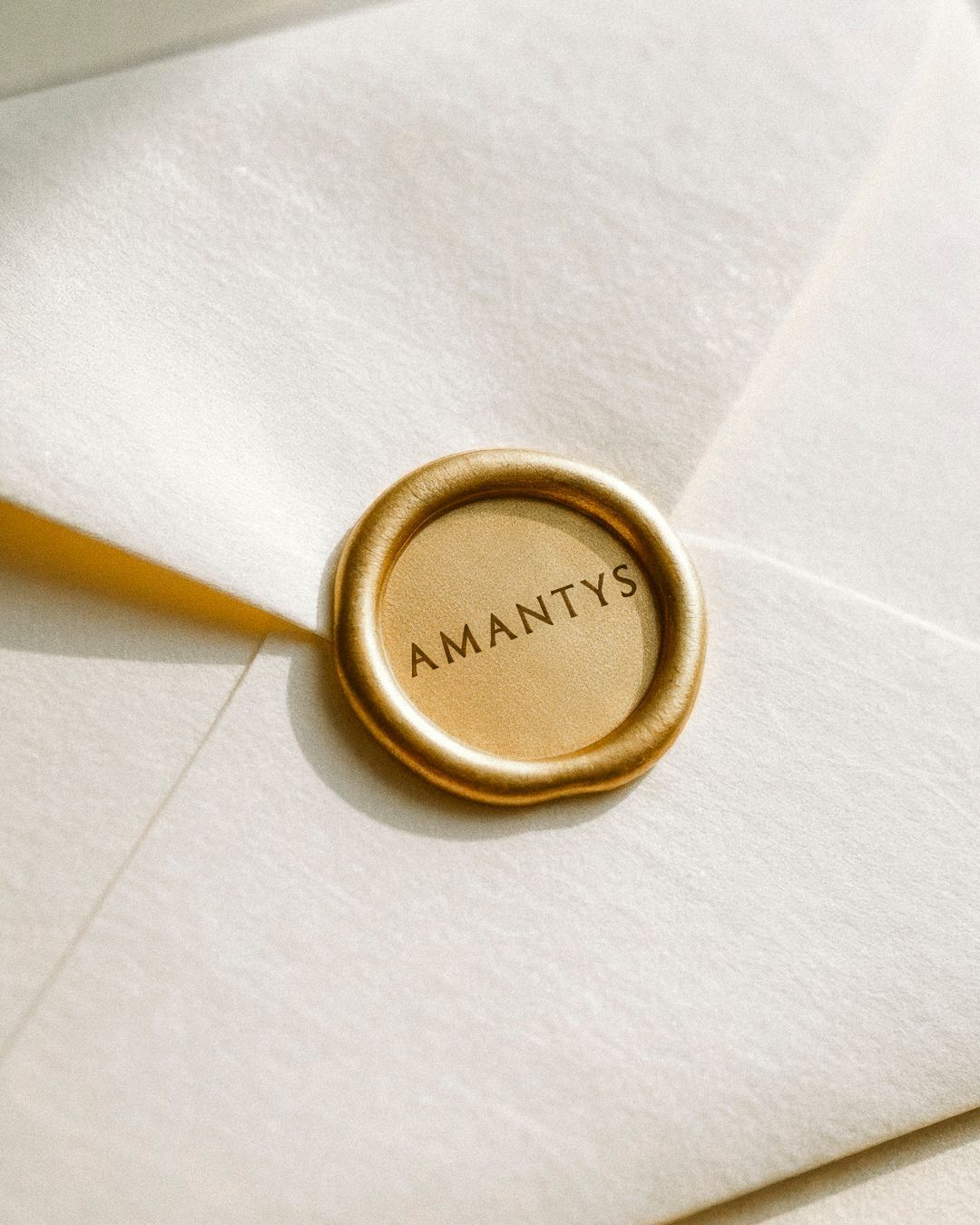 Sceller l’amour, pour la vie.
Chez Amantys, l’alliance est bien plus qu’un bijou.
Elle incarne un engagement profond, un lien qui se construit et se promet dans le temps.
Façonnée avec exigence et sens, chaque alliance vient sceller une histoire unique celle de deux vies qui choisissent de n’en former qu’une.
—
Sealing love, forever.
At Amantys, a wedding band is more than a jewel.
It embodies commitment, connection, and a promise made to last.
Crafted with intention and precision, each ring seals a unique story two lives choosing one path.
• Paris | 5 rue de l’Échelle 75001
• Bordeaux | 4-6 Cours de l’Intendance 33000
#amantysparis #amantysbordeaux #alliances #weddingbands #mariage #engagement #savoirfairefrançais #finejewelry #naturaldiamond #amantys