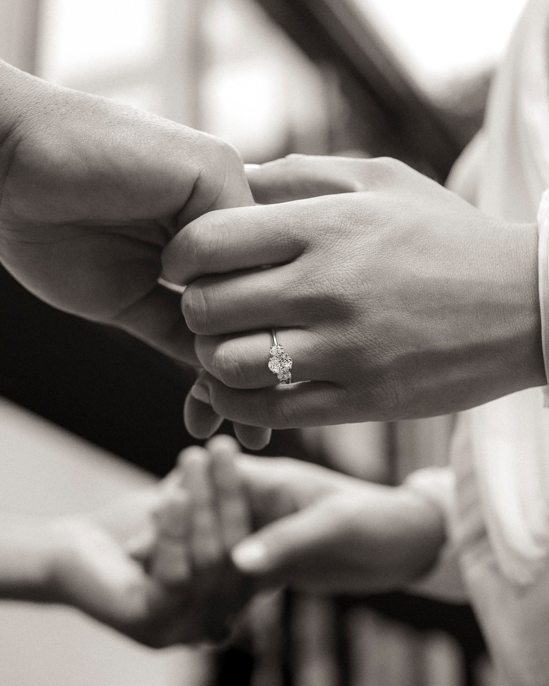 Il y a des instants où tout semble évident : le bon moment, la bonne personne. Mais parfois, le temps manque pour créer la bague parfaite.
Alors, nous avons imaginé la bague de pré‑demande : un geste symbolique, une promesse de créer ensemble, bientôt, la vraie.
―
There are moments when everything feels certain : the right time, the right person.
But sometimes, time runs short to create the perfect ring.
That’s why we imagined the pre-proposal ring: a symbolic gesture, a promise to create, together, the true one soon.
• Paris | 5 rue de l’Échelle 75001
• Bordeaux | 4-6 Cours de l’Intendance 33000