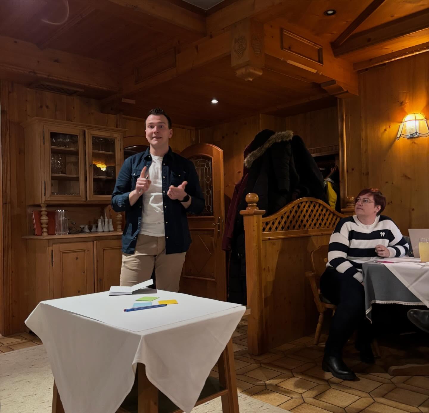 🎼Jahreshauptversammlung 2026🎶
•
•
•
Nach einer kurzen musikalischen Pause, starteten wir gestern mit unserer Jahreshauptversammlung im Gasthaus Filzwieser, wieder aktiv ins neue Vereinsjahr! 🎉 Im Anschluss an die Berichte des „alten Vorstandes“, folgten die Neuwahlen.
Nach erfolgreichem Abschluss der Wahl des neuen Vorstandes, liesen wir den Abend gemütlichen bei gutem Essen und dem ein oder anderen Gläschen ausklingen! 🍽️🍷 Danke an dieser Stelle für die Verpflegung! 👏🏼
•
•
•
#mvmitterbach #mitterbach #musikvereinmitterbach #jahreshauptversammlung