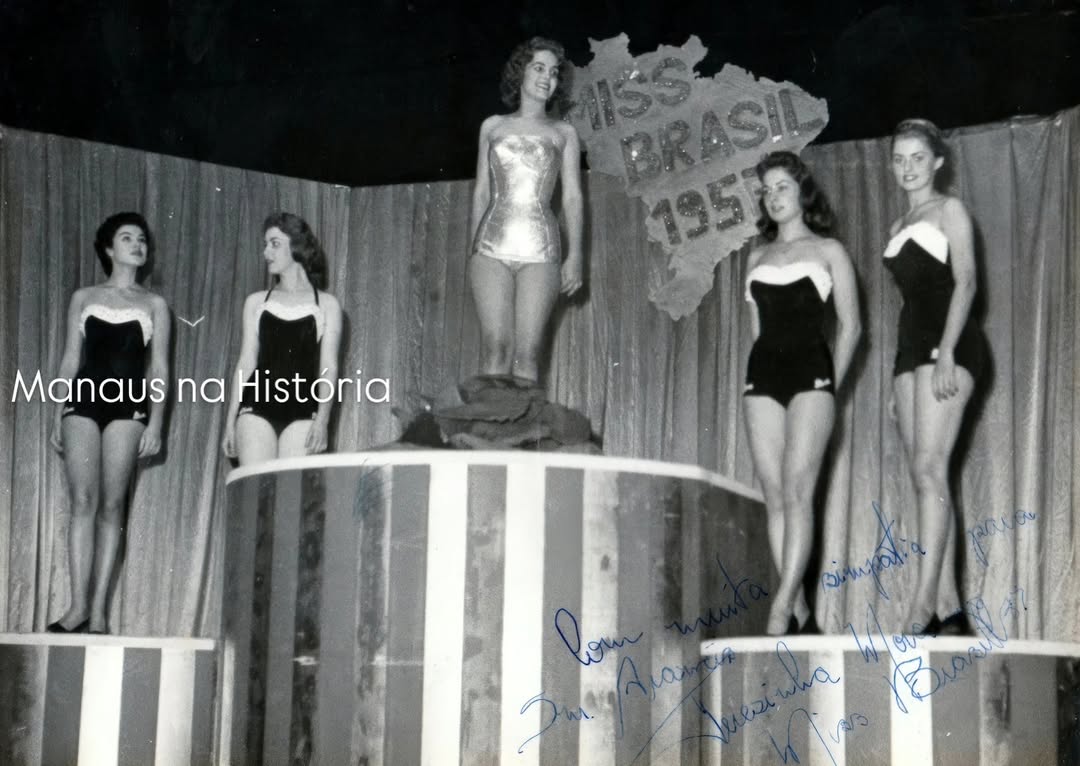 Uma raridade histórica!
Fotografia autografada por Terezinha Morango, Miss Brasi