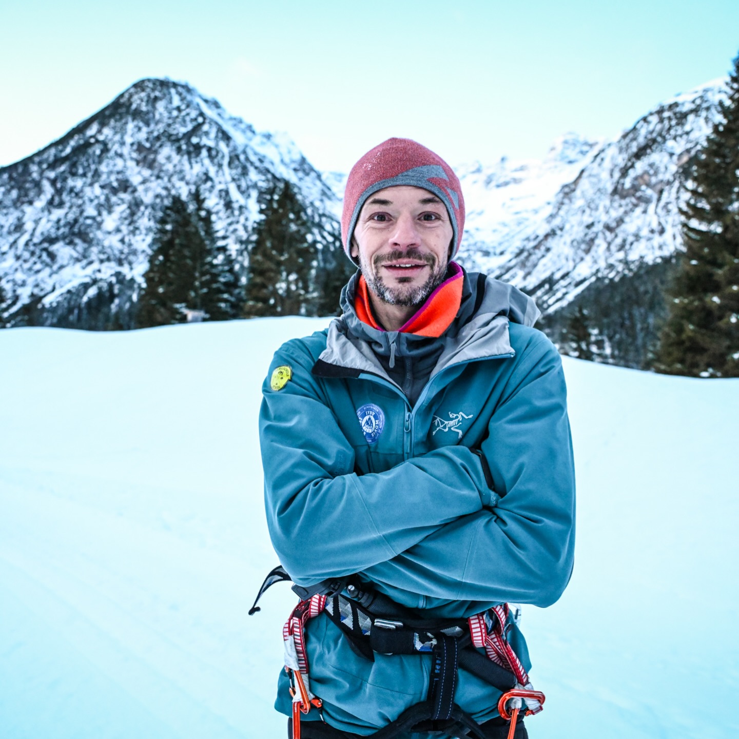 Available ❄️🐺🏔️🛷⛷️ for YOUR set 🎬🎥
.
Film, magazines, shootings with models, incentives and upcoming - coaching by mountainhusky ‼️
.
Experience ♥️ makes the difference ‼️
Ready to go 🐾 with your project 😉
@notic_production @vayaresorts
.
📸 in early morning ligthening by @cloudy.hinterstein bergagentur.com
.
@hubslindner
.
powered by
🔥 @cloudy.hinterstein
🔥 @hagan_ski @hagan_ski_usa
🔥 @zaniergloves
🔥 @pokusa_for_health_de
🔥 @sledwork.de
🔥 @benglerwald_berg_chaletdorf
🔥 @hotellaerchenhoflermoos
.
#pureskimountaineering
#mymountainpassion