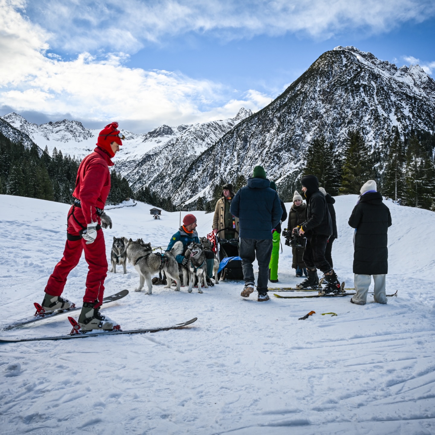 Available ❄️🐺🏔️🛷⛷️ for YOUR set 🎬🎥
.
Film, magazines, shootings with models, incentives and upcoming - coaching by mountainhusky ‼️
.
Experience ♥️ makes the difference ‼️
Ready to go 🐾 with your project 😉
@notic_production @vayaresorts
.
📸 in early morning ligthening by @cloudy.hinterstein bergagentur.com
.
@hubslindner
.
powered by
🔥 @cloudy.hinterstein
🔥 @hagan_ski @hagan_ski_usa
🔥 @zaniergloves
🔥 @pokusa_for_health_de
🔥 @sledwork.de
🔥 @benglerwald_berg_chaletdorf
🔥 @hotellaerchenhoflermoos
.
#pureskimountaineering
#mymountainpassion