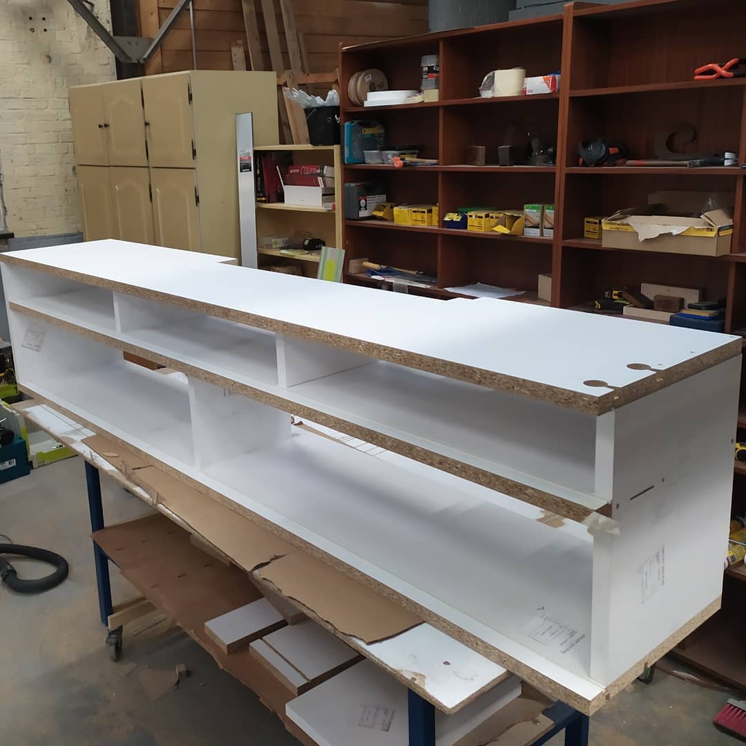Work in Progress / Travail en Cours
Meuble TV/escalier de 3,60m en trois parties. (Photos des 2 parties basses)
Melaminé et stratifié EGGER haute qualité 30mm d'épaisseur
Photos finales à venir en fin de semaine !
#meublesurmesure #mobilier #wip #bois #surmesure #menuiserie #menuisier