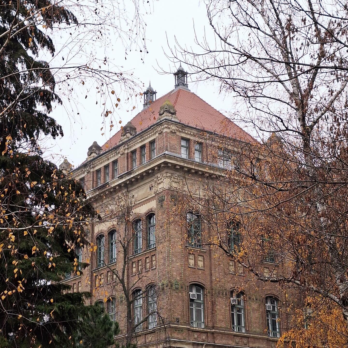 Idén ünnepeljük Hauszmann Alajos halálának 100 éves évfordulóját! További érdekességekért link a bioban.
Hauszmann Alajos: BME K épület
Fotókat készítette: Arany Koppány