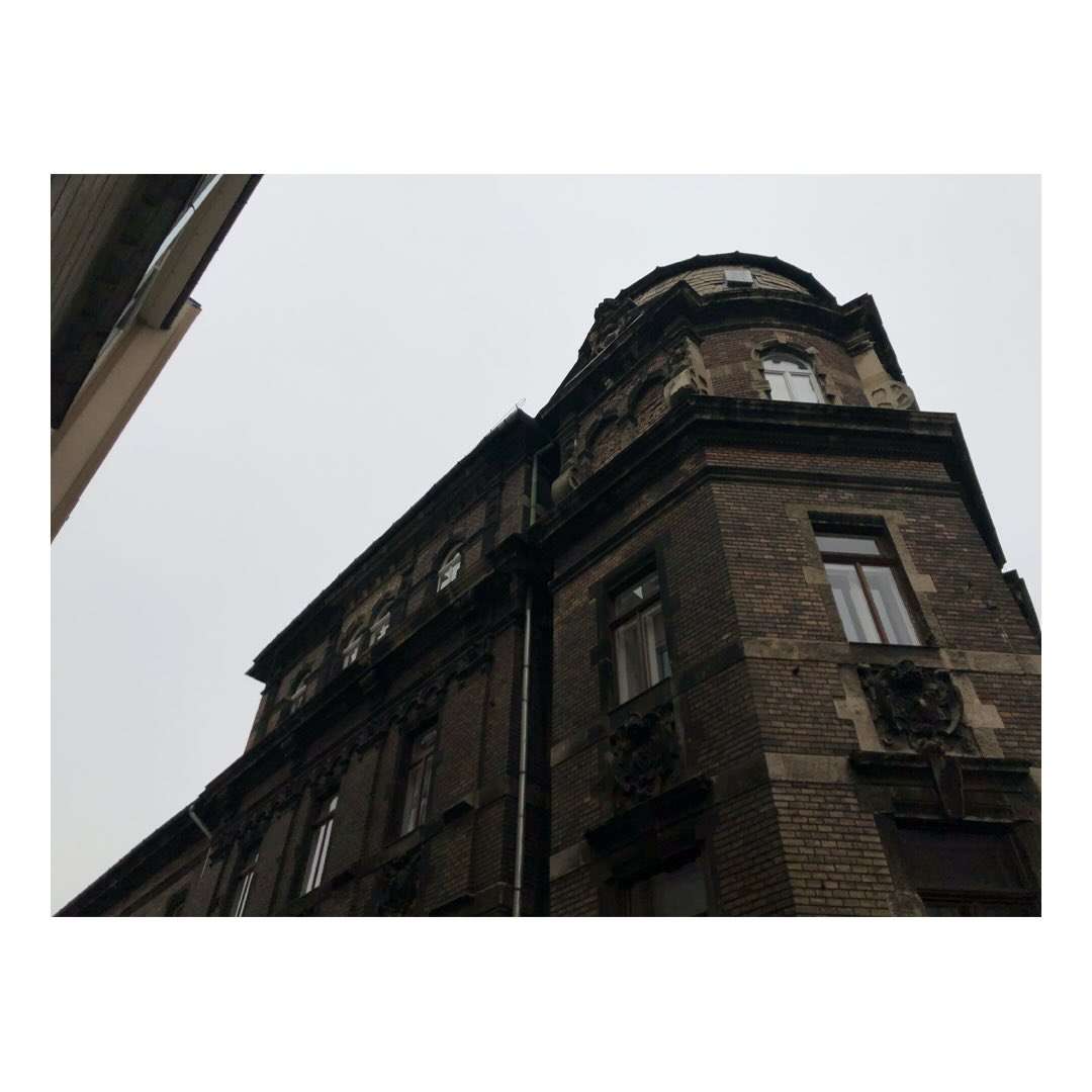 Idén emlékezünk Hauszmann Alajos halálának 100 éves évfordulójára!
További érdekességekért link a bioban.
Hauszmann Alajos: Északkeleti Vasúttársaság bérháza
Fotókat készítette: Megyeri Lili, Püspök Fanni