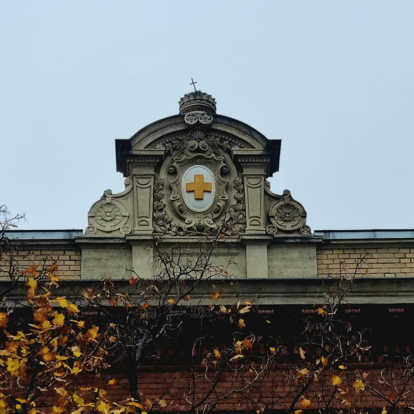 Idén emlékezünk Hauszmann Alajos halálának 100 éves évfordulójára!
További érdekességekért link a bioban.
Hauszmann Alajos: Vöröskereszt Egylet Erzsébet Kórháza
Fotókat készítette: Dániel Gergő