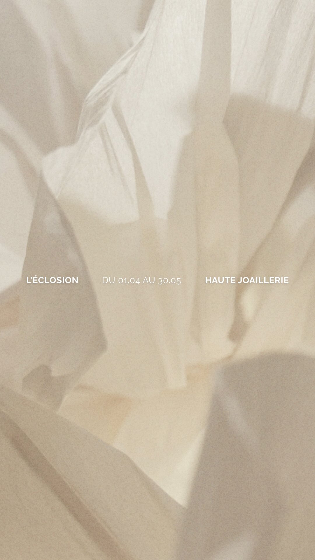 Il est des instants où le temps s’arrête pour laisser place à l’exceptionnel. Sous les jeux de lumières et le silence admiratif de nos invités, nous avons dévoilé Éclosion : notre toute première collection de Haute Joaillerie.
Six créations. Six pièces uniques nées d’une quête d’absolu.
Derrière l’éclat de ces joyaux se cachent des mois de travail acharné, où la main de l’artisan dialogue avec la pierre pour en extraire l’âme.
—
There are moments when time stands still, giving way to the extraordinary. Bathed in dazzling light and the admiring silence of our guests, we unveiled Éclosion: our very first High Jewelry collection.
Six creations. Six unique pieces born from a quest for the absolute.
Behind the brilliance of these jewels lie months of painstaking work, where the artisan’s hand converses with the stone to extract its very essence.
#naturaldiamond #diamonds #amantys #hautejoaillerie