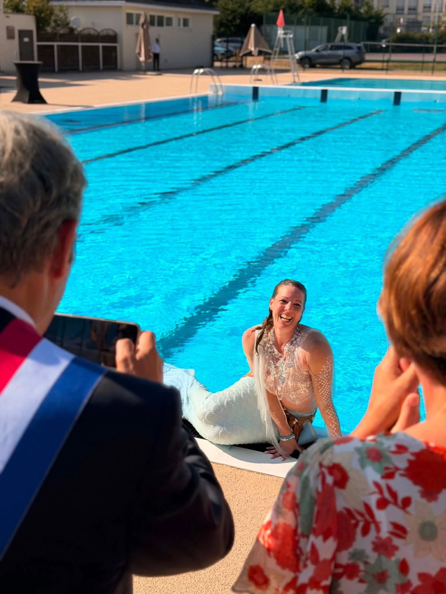 Une sirène pour l'inauguration d'un nouveau centre…